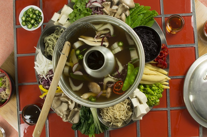 Trunk bibliotheek steeg vers Spoonful of SAGE | Friends and Flavors: Chinese Hot Pot